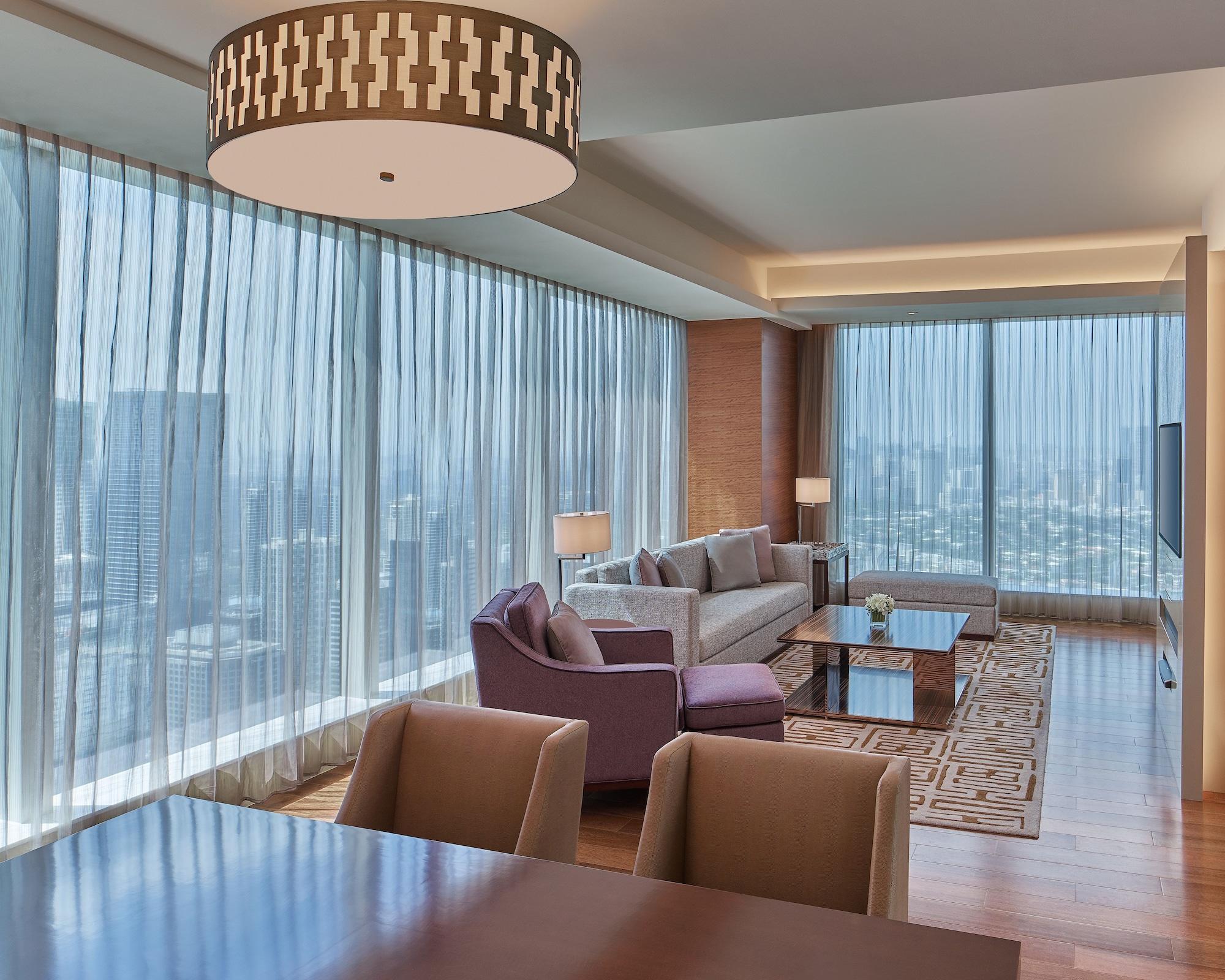 Grand Hyatt Manila Hotel Taguig