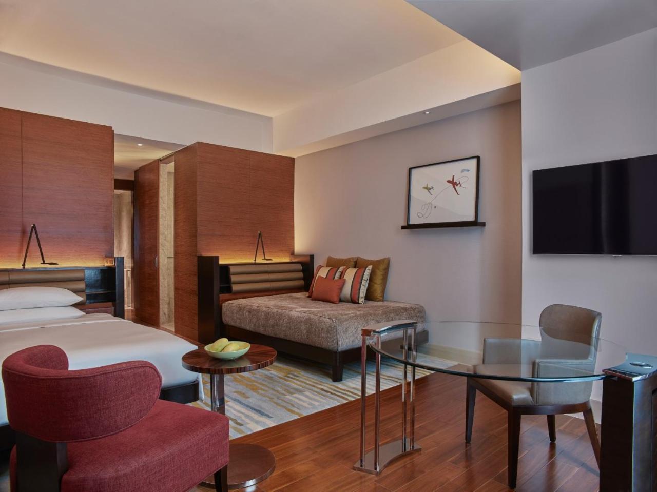 Hotel Grand Hyatt Manila 5*