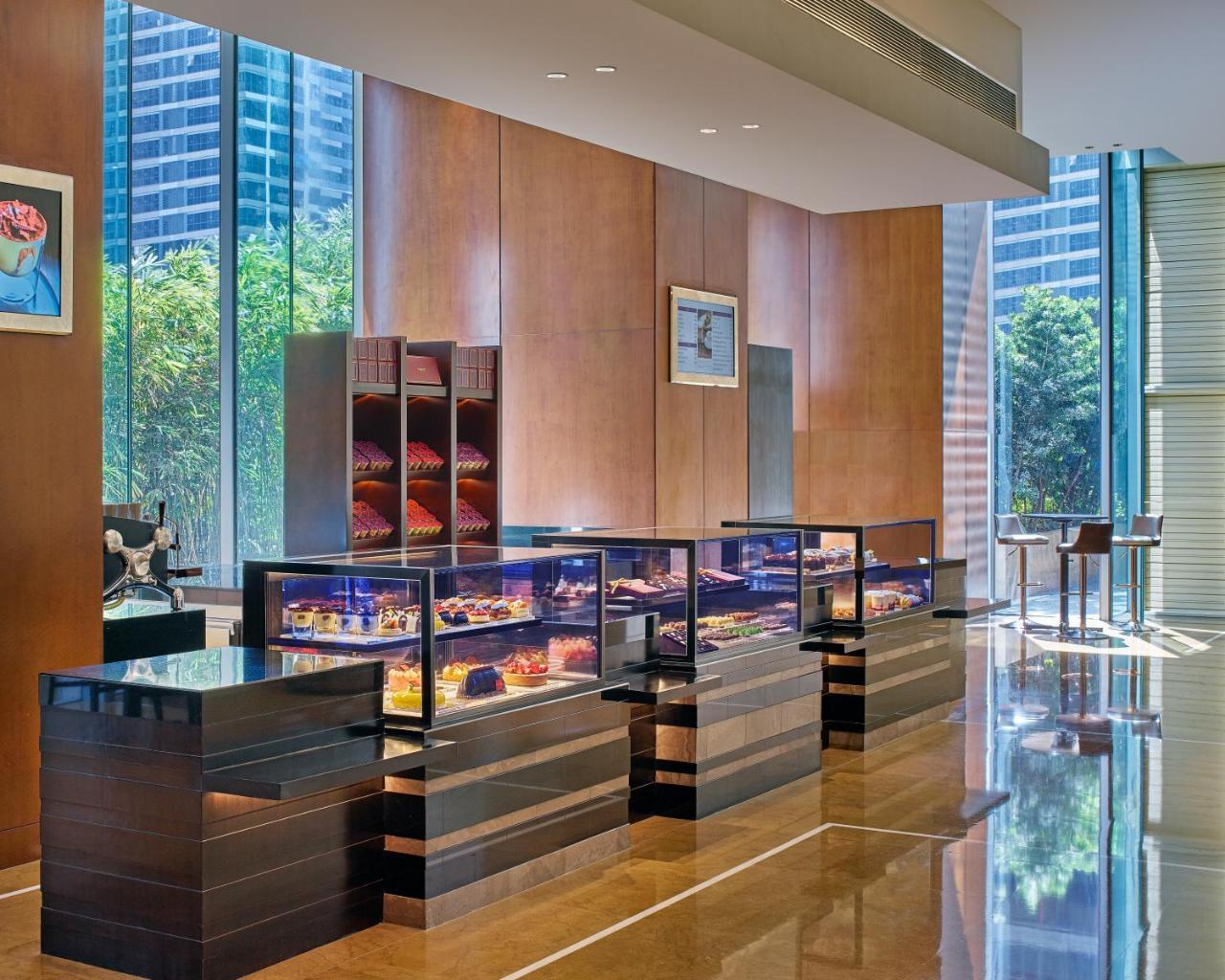 Hotel Grand Hyatt Manila Taguig